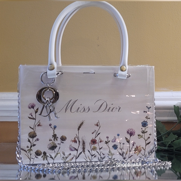 Dior - Picture 2 of 12